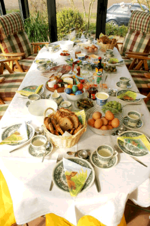 holiday easter table setting